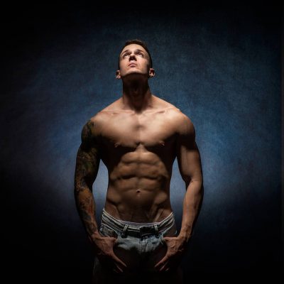 Este tipo de fotografías tan técnicas a nivel de iluminación sólo se pueden conseguir en estudio fotográfico profesional.