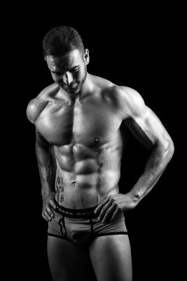 Retoque profesional fotográfico Sesion blanco y negro Fitness fotos Masculino Pedro